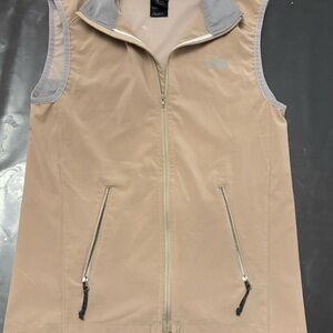 The North Face Beige Vest with Logo size XXS Men’s or 14/16 Youth Size